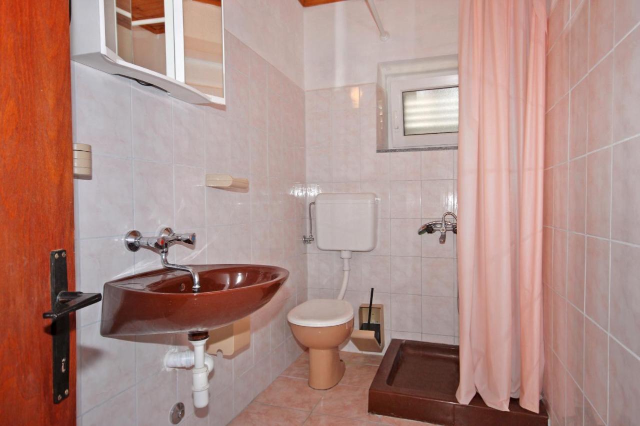 Apartments By The Sea Metajna, Pag - 6351 Екстер'єр фото